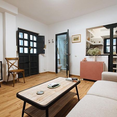 Aitana'S Retreat With Charming Garden Apartamento Sevilha Exterior foto