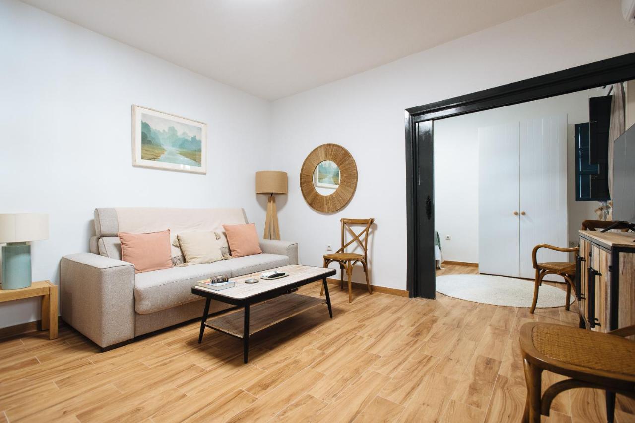 Aitana'S Retreat With Charming Garden Apartamento Sevilha Exterior foto