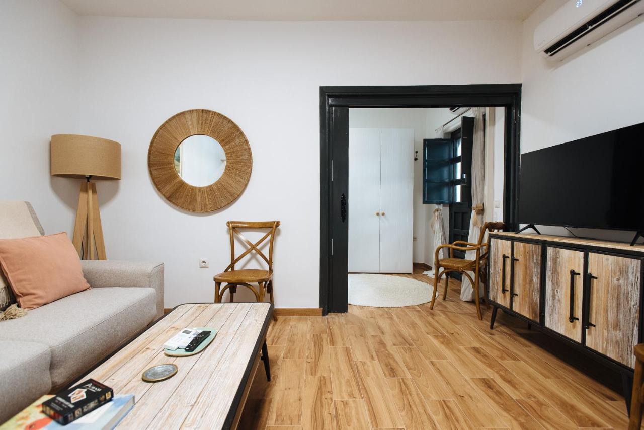 Aitana'S Retreat With Charming Garden Apartamento Sevilha Exterior foto